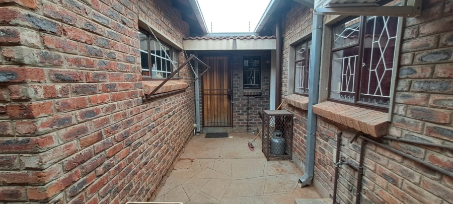 3 Bedroom Property for Sale in Rhodesdene Northern Cape